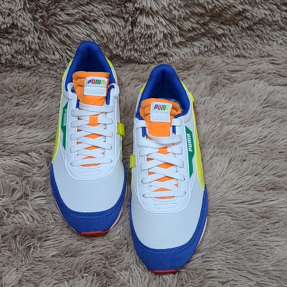 NIB Boys Puma Sneakers Size 6 - Picture 11 of 12